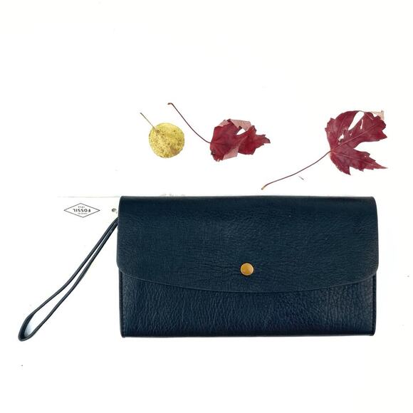 Fossil Black Pebbled Leather Flap Wristlet Wallet Minimalist Leather Staple NEW - Picture 1 of 12